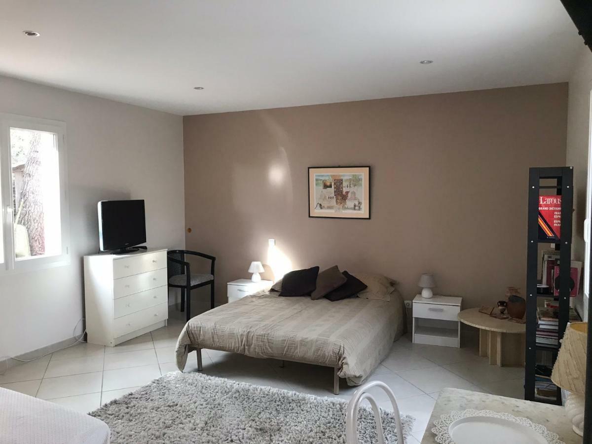 Studio Independant Calme Pas Loin Du Centre นีมส์ ภายนอก รูปภาพ